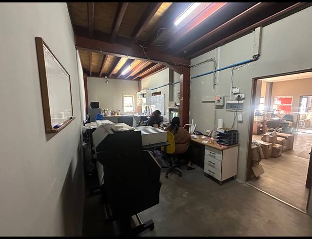 525M² WAREHOUSE FOR SALE IN QUIGNEY